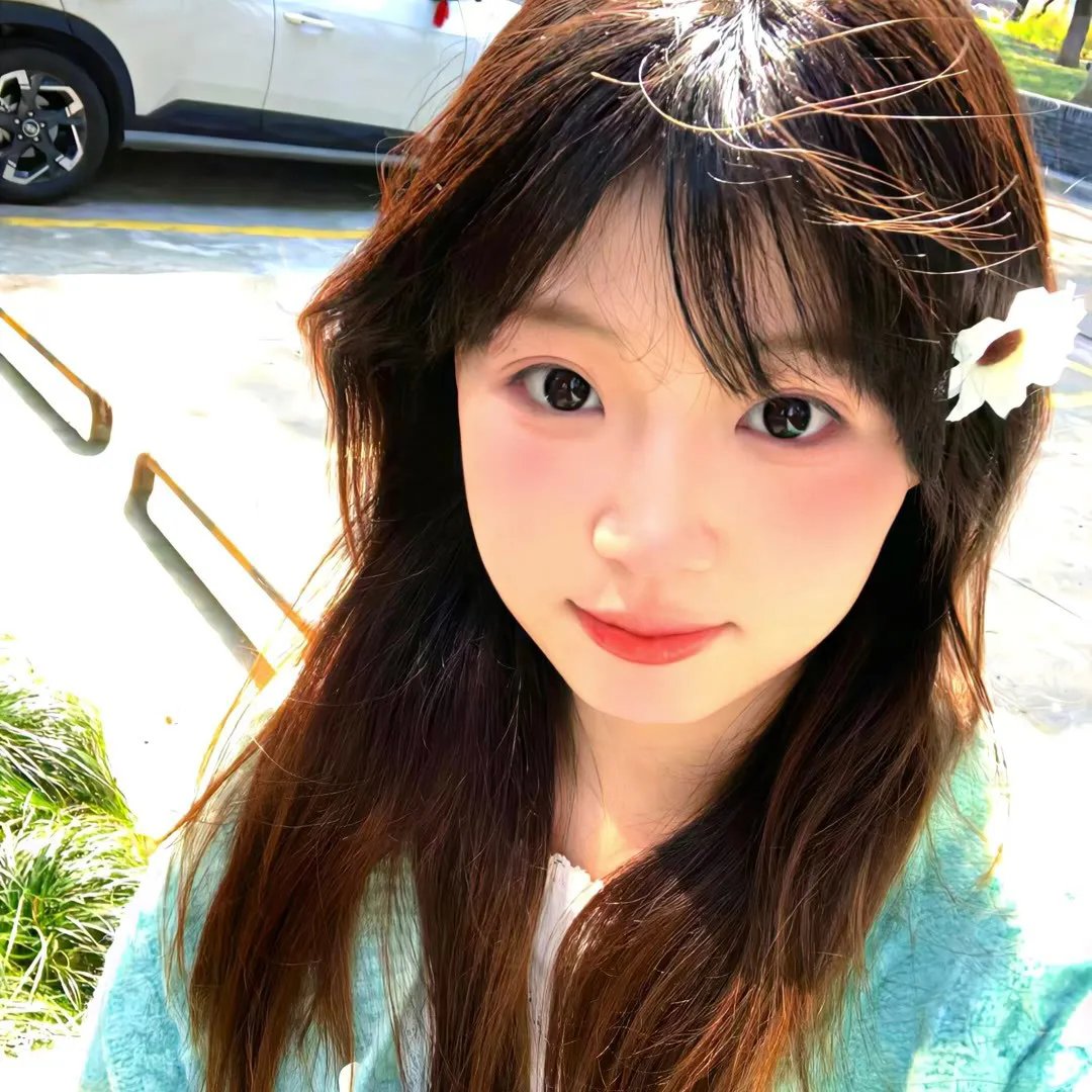 帐棚顶上的马戏团艺人